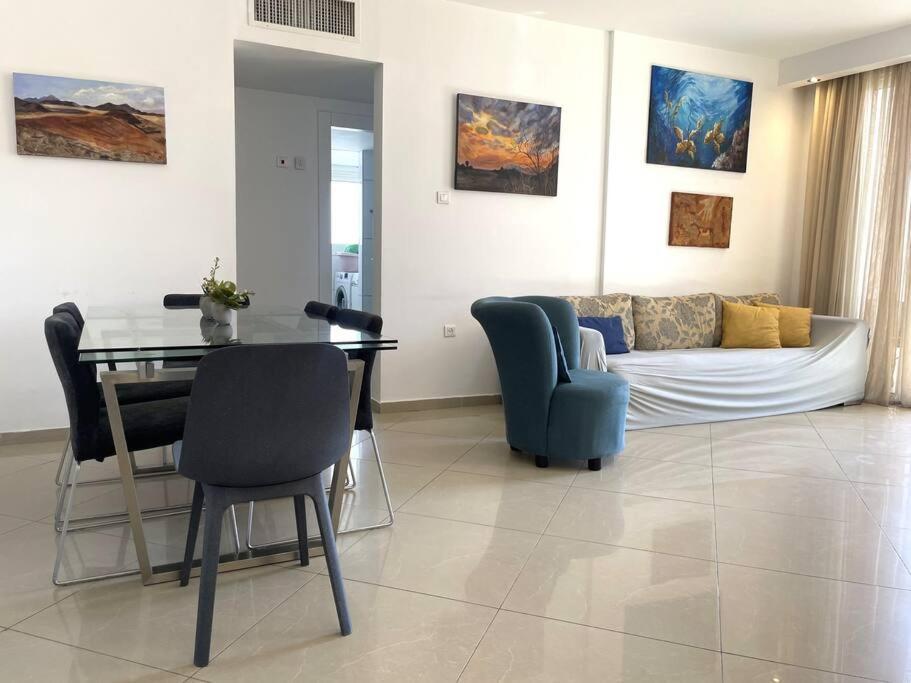 Sunny 3br Golf Apartment